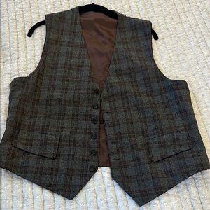 Carrington Custom Tailored 100% high quality wool Classic Gray Plaid Men's Vest